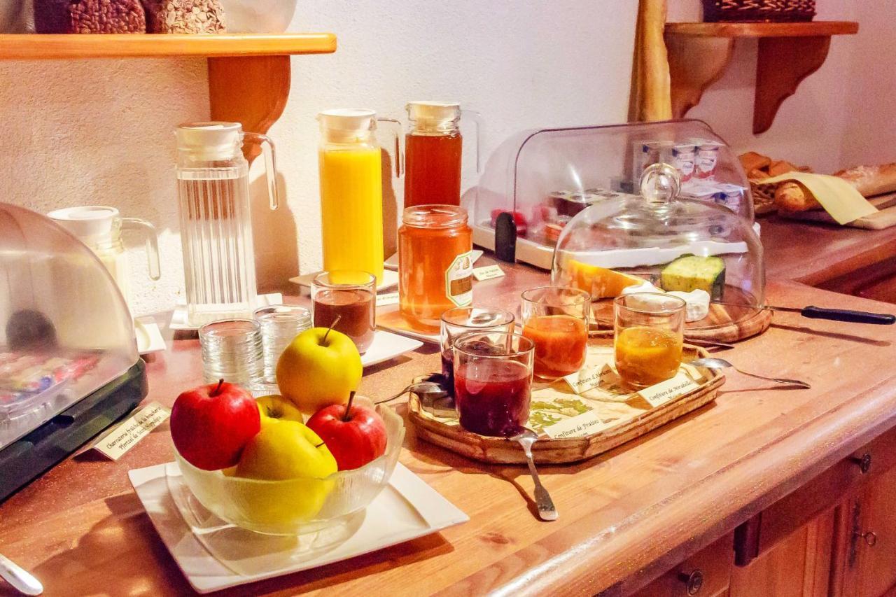 Sylvie Fahrer Et Fils Bed & Breakfast Сен-Иполит Екстериор снимка